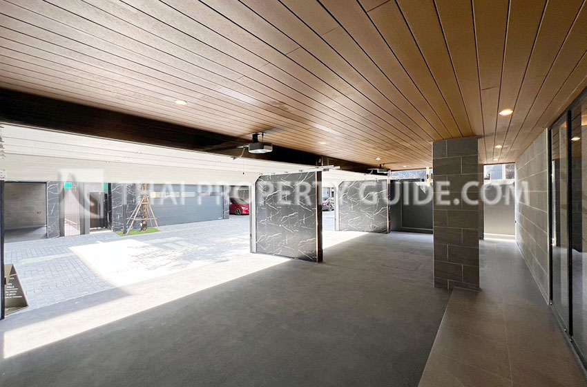 House with Private Pool in Srinakarin 